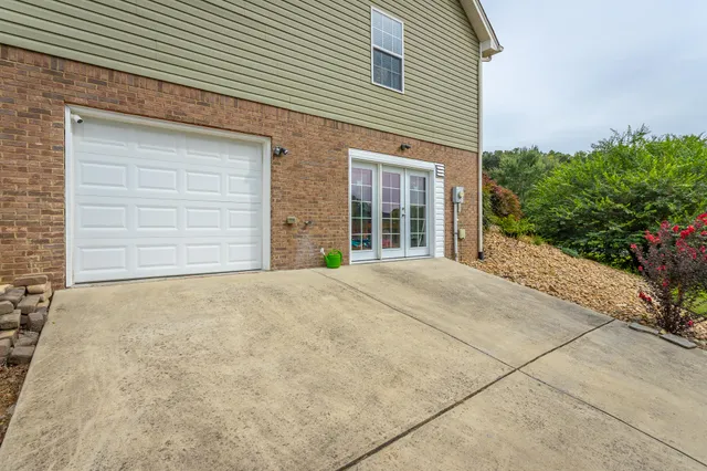$565,000 | 325 Broken Arrow Lane Southwest, Cleveland, TN 37311