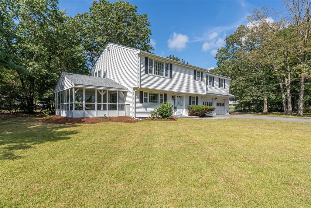 2 Clover Circle Andover, MA 01810 - Photo 4 of 29