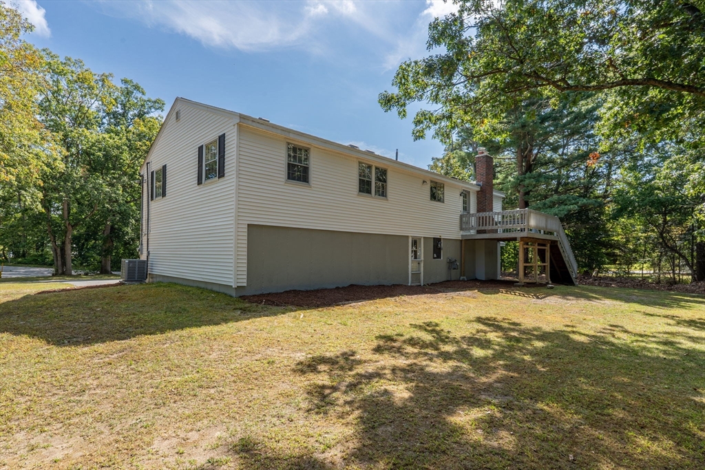 2 Clover Circle Andover, MA 01810 - Photo 5 of 29