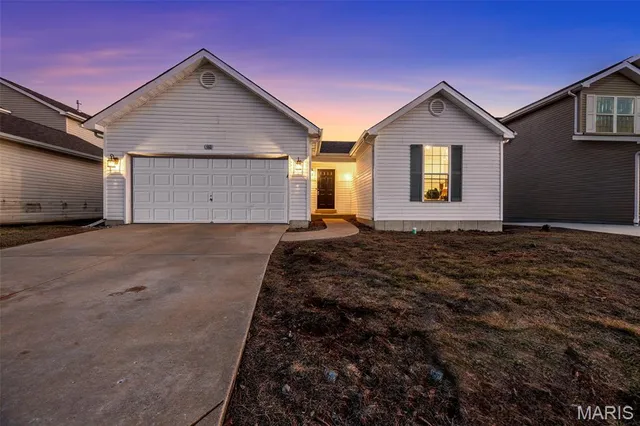 $235,000 | 153 Equestrian Drive, Winfield, MO 63389