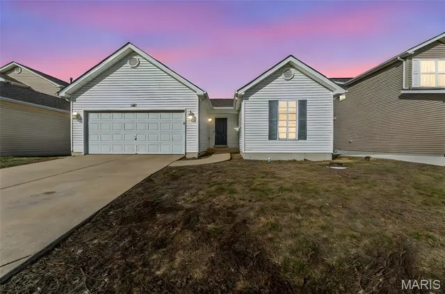 $235,000 | 153 Equestrian Drive, Winfield, MO 63389