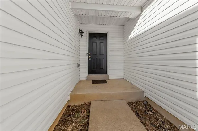 $235,000 | 153 Equestrian Drive, Winfield, MO 63389