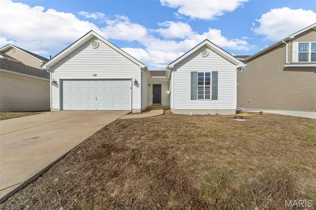 $235,000 | 153 Equestrian Drive, Winfield, MO 63389