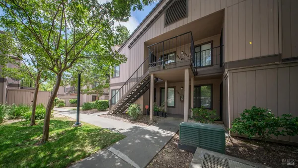 $235,000 | 1801 Marshall Road, Unit 504, Vacaville, CA 95687