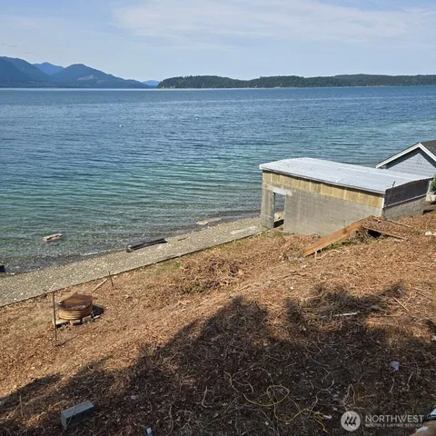 a view of ocean and mountain view