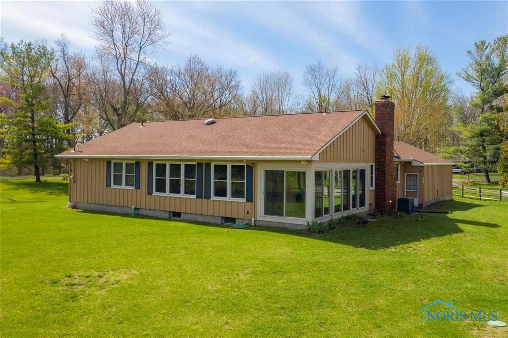 15378 Sand Ridge Road Bowling Green, OH 43402 - Photo 3 of 41 Gallery Image 3