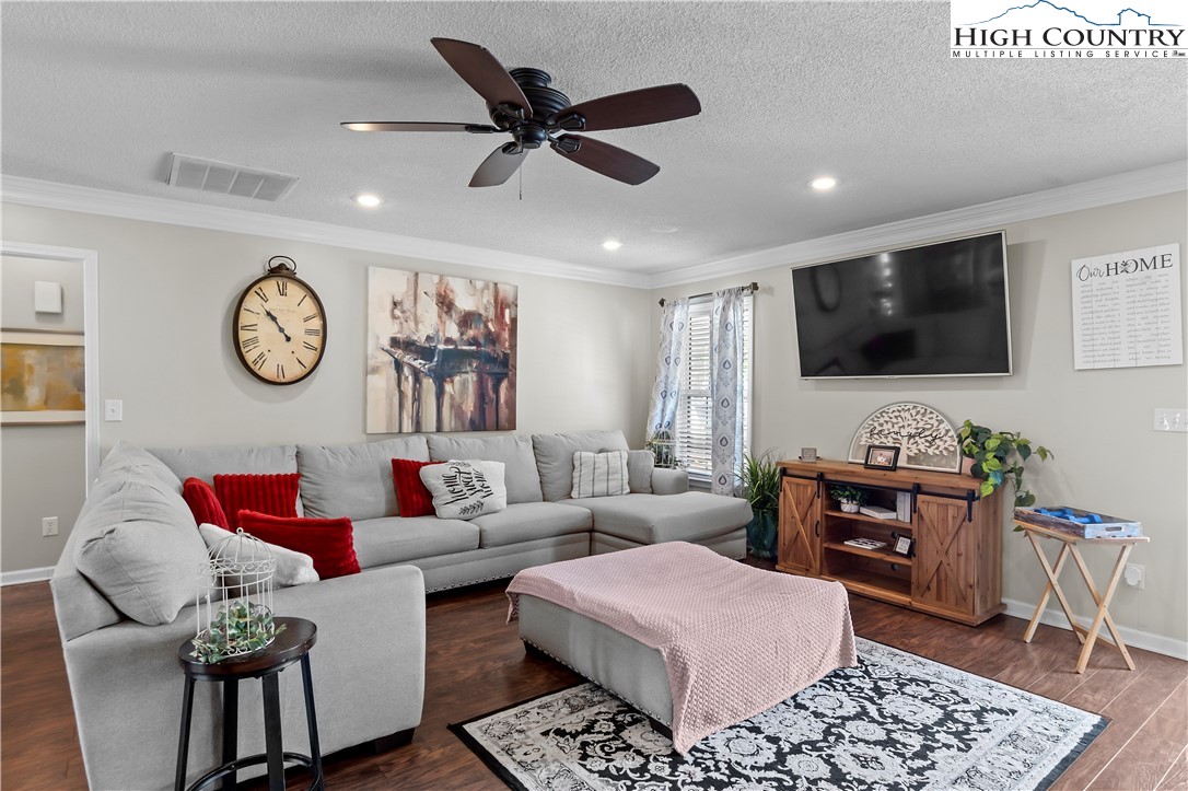 160 Newman Road Elkin, NC 28621 - Photo 9 of 32