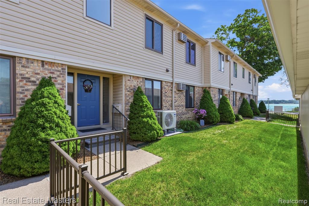 1700 River Road, Unit 8 Marysville, MI 48040 - Photo 4 of 31