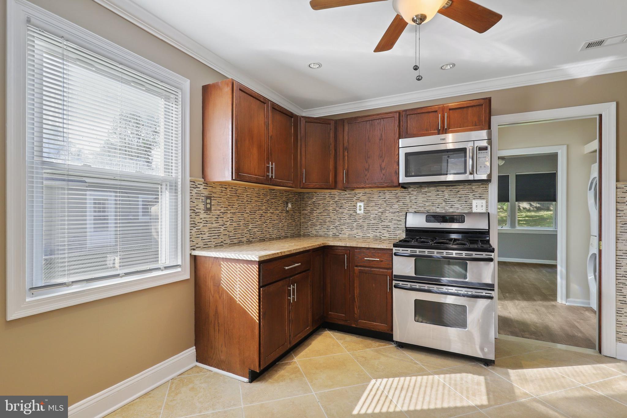 6677 Barrett Road Falls Church, VA 22042 - Photo 9 of 32 Gallery Image 9