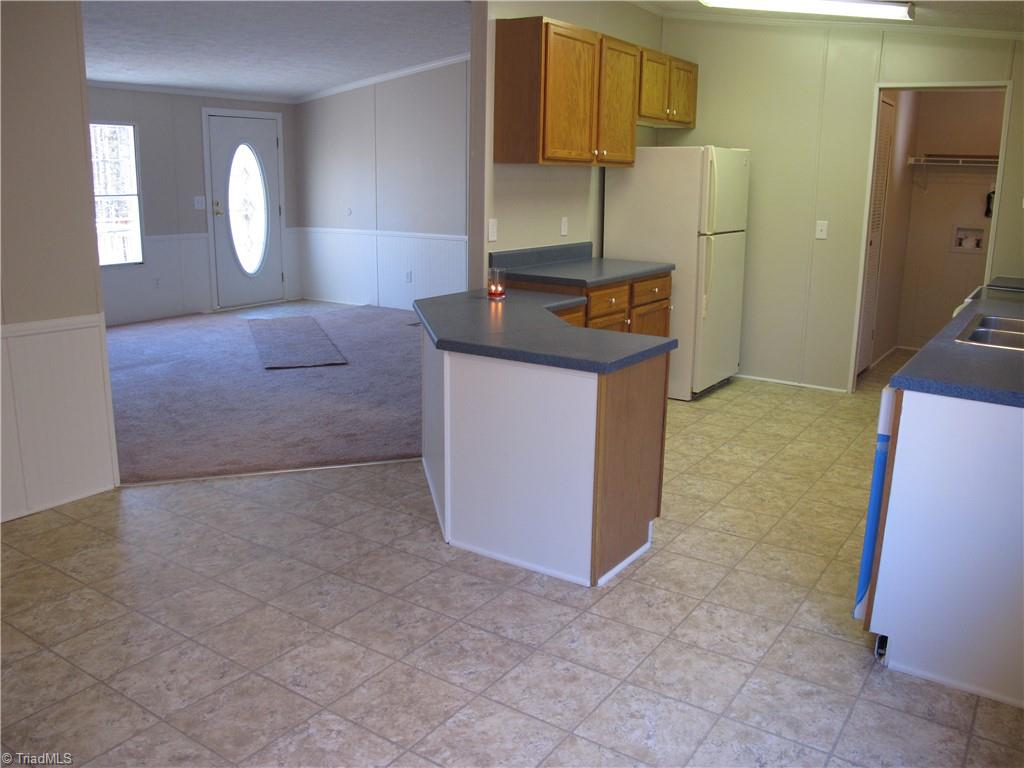 2177 Boiling Springs Road Purlear, NC 28665 - Photo 18 of 40
