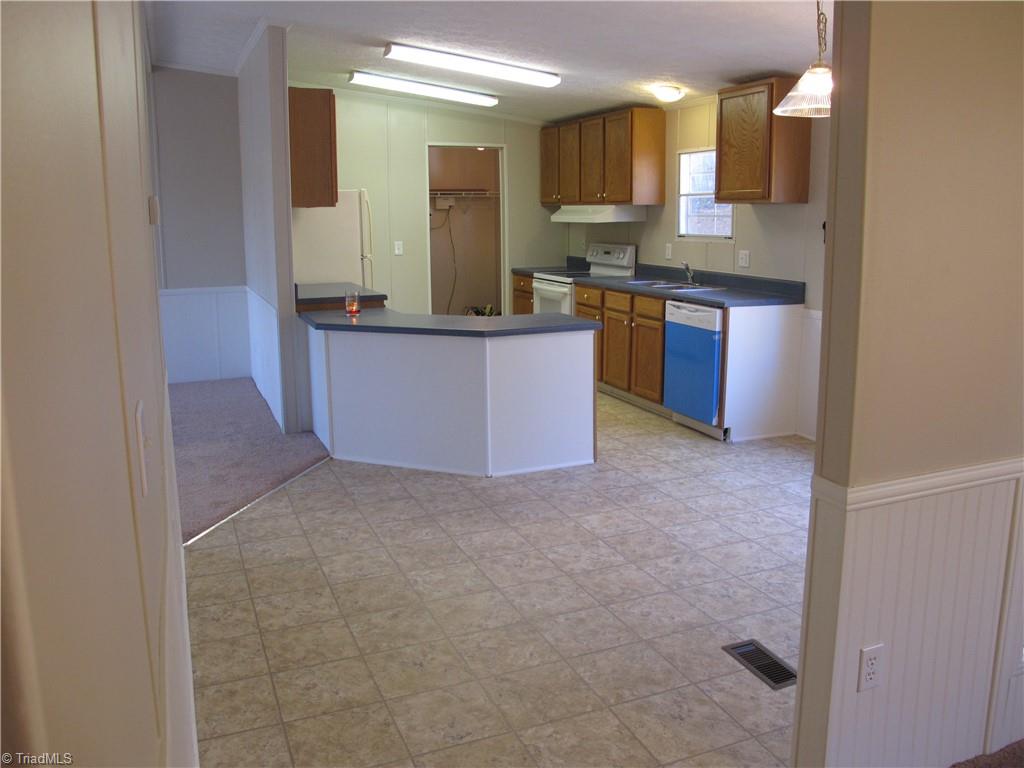 2177 Boiling Springs Road Purlear, NC 28665 - Photo 24 of 40