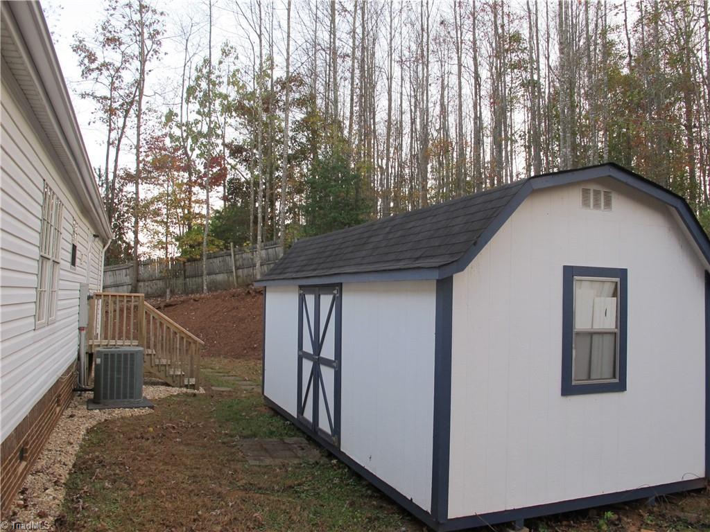 2177 Boiling Springs Road Purlear, NC 28665 - Photo 36 of 40