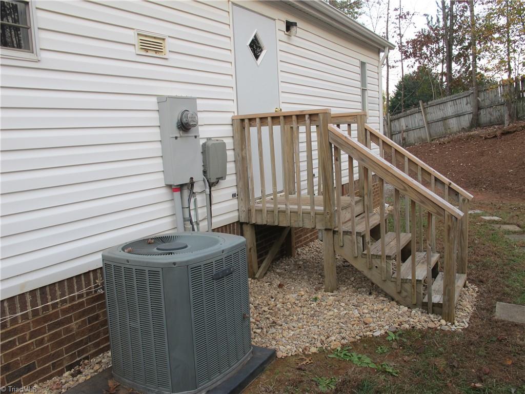 2177 Boiling Springs Road Purlear, NC 28665 - Photo 4 of 40
