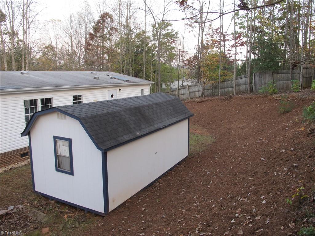 2177 Boiling Springs Road Purlear, NC 28665 - Photo 7 of 40