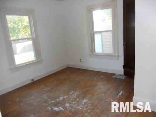 210 South Rolff Street Davenport, IA 52802 - Photo 5 of 7 Gallery Image 5