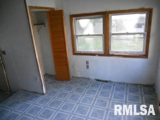 210 South Rolff Street Davenport, IA 52802 - Photo 7 of 7 Gallery Image 7