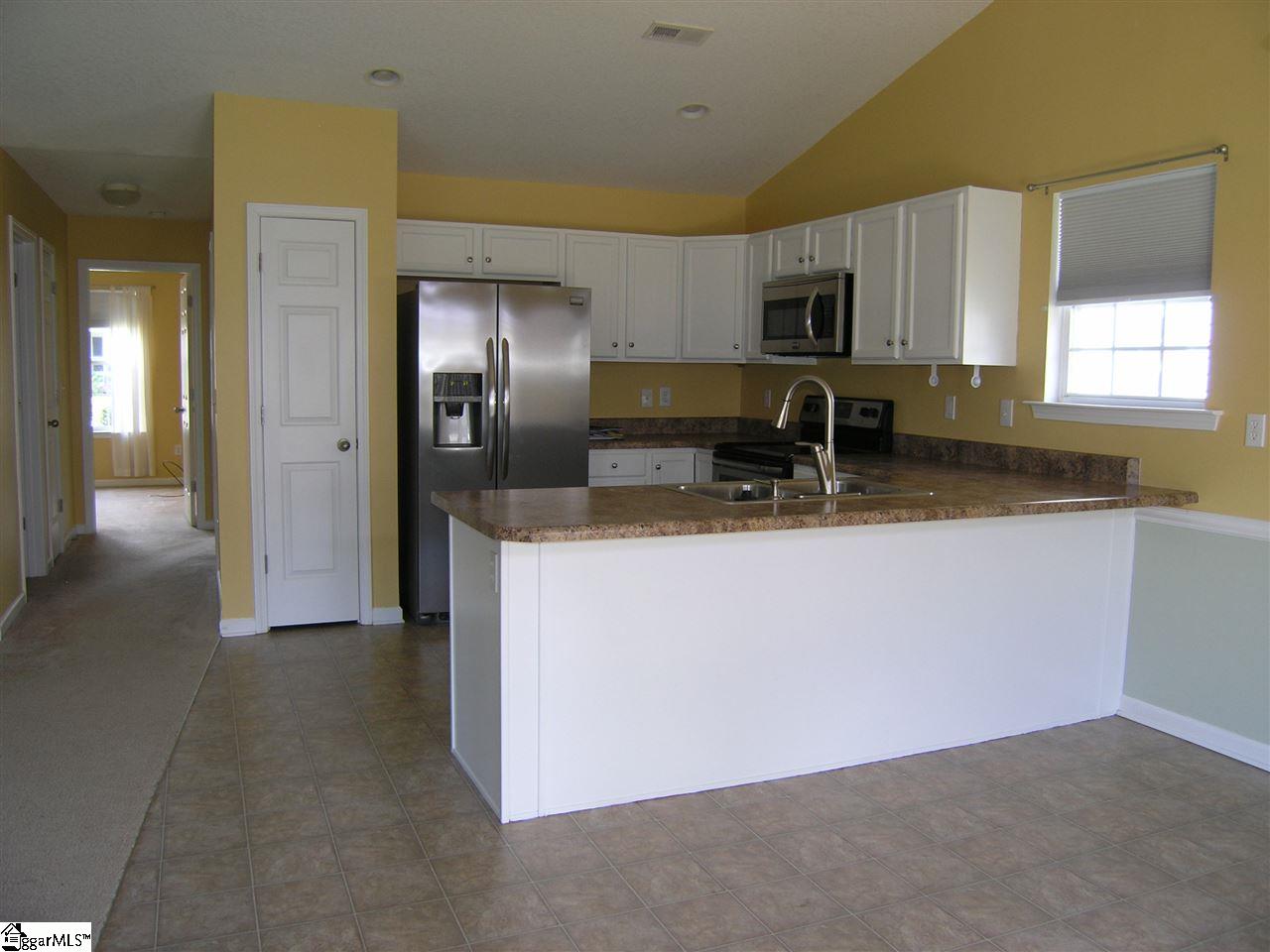 323 Rivers Edge Circle Simpsonville, SC 29680 - Photo 4 of 15
