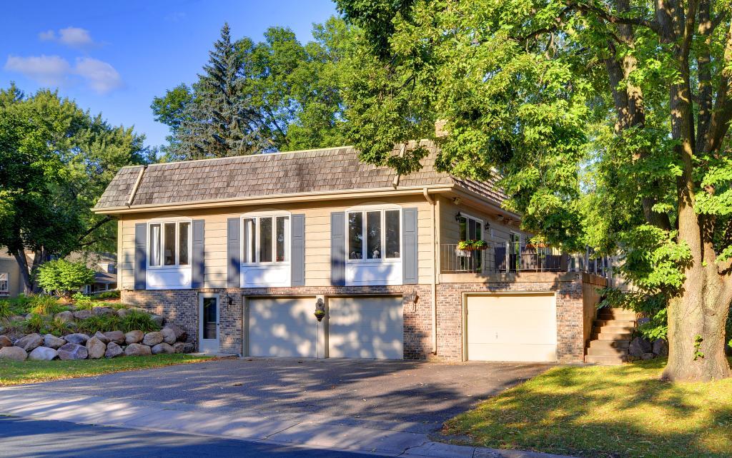 4821 Roycar Road Edina, MN 55435 - Photo 2 of 26