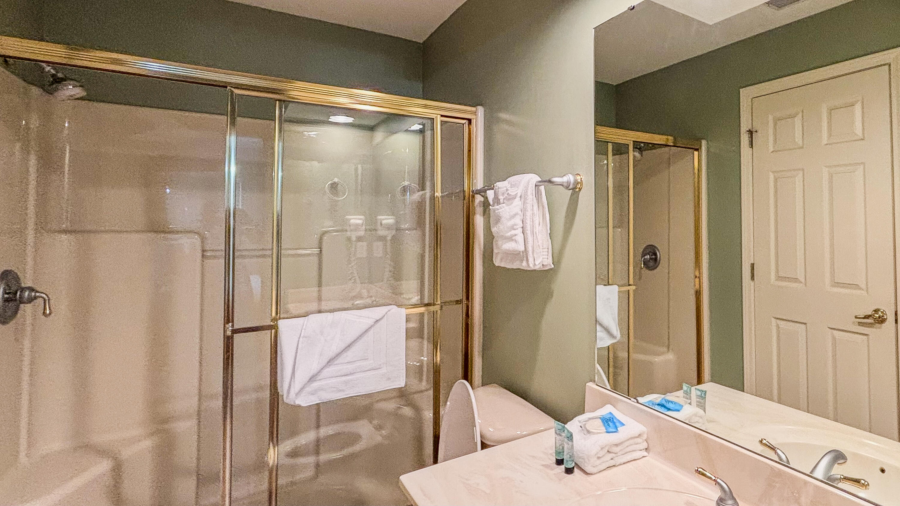 200 Glory Road Branson, MO 65616 - Photo 5 of 20 Walk in shower condo for sake Branson