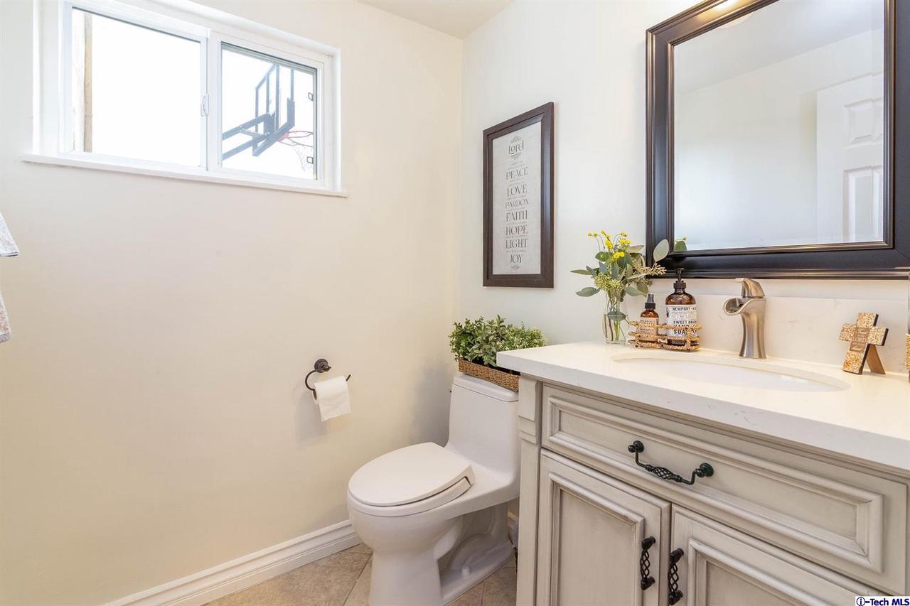 11749 Castillo Lane Porter Ranch, CA 91326 - Photo 21 of 39 Gallery Image 21