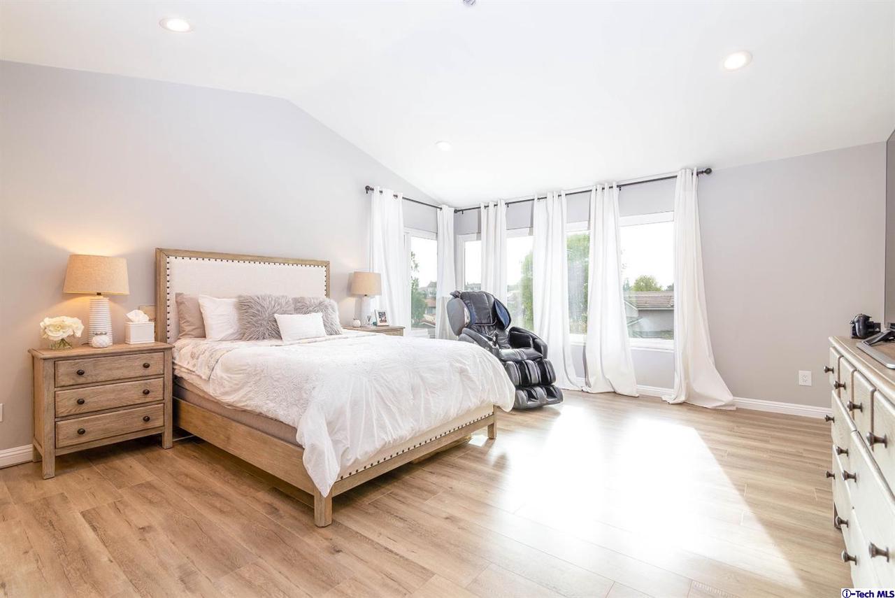 11749 Castillo Lane Porter Ranch, CA 91326 - Photo 24 of 39 Gallery Image 24