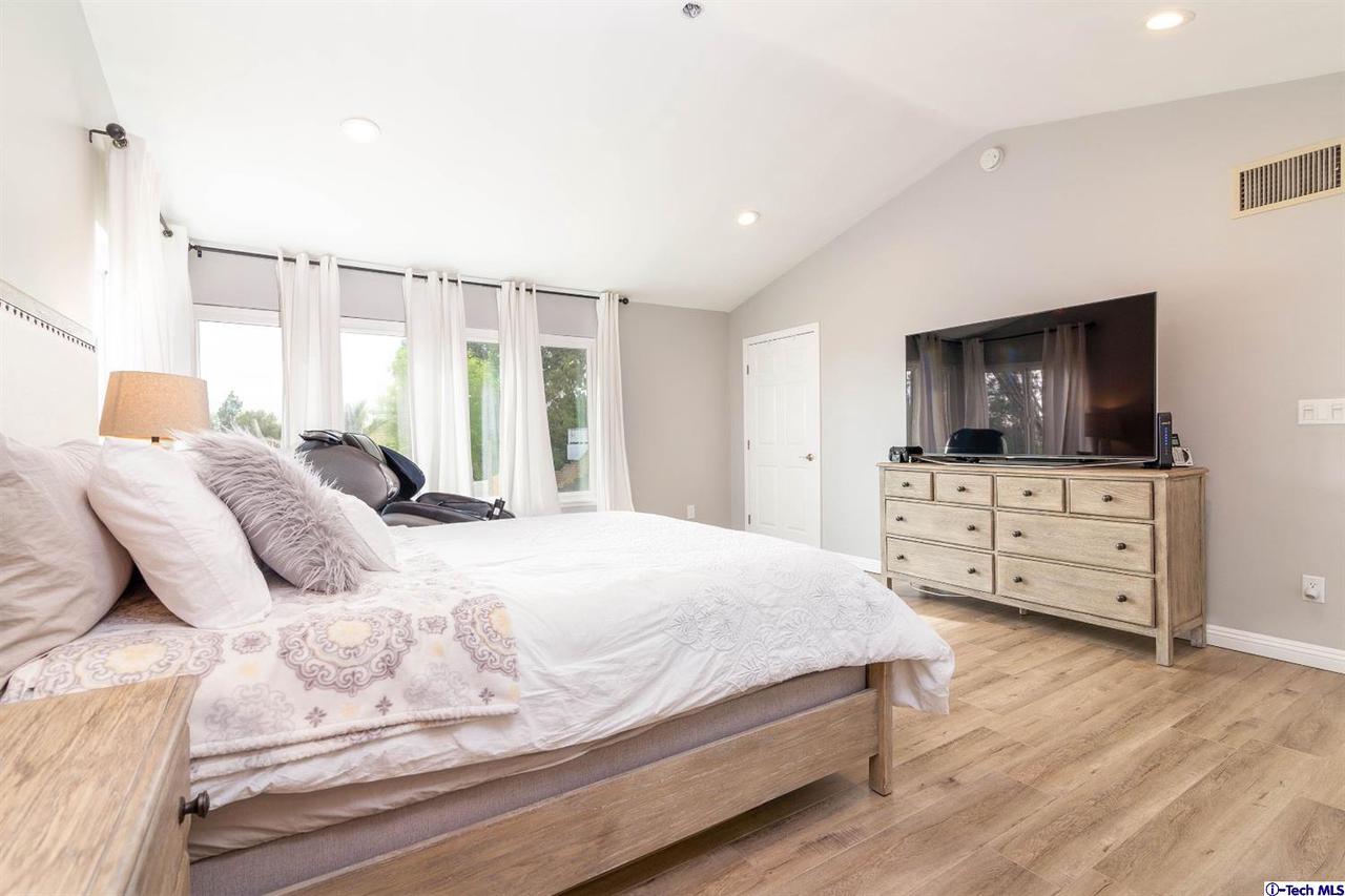 11749 Castillo Lane Porter Ranch, CA 91326 - Photo 25 of 39 Gallery Image 25