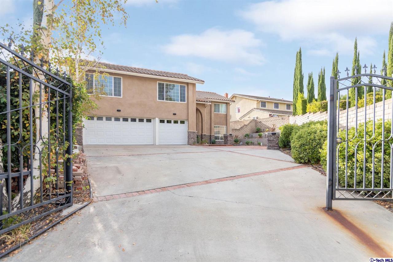11749 Castillo Lane Porter Ranch, CA 91326 - Photo 4 of 39 Gallery Image 4