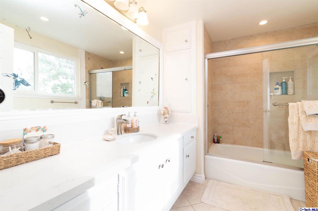 11749 Castillo Lane Porter Ranch, CA 91326 - Photo 33 of 39 Gallery Image 33