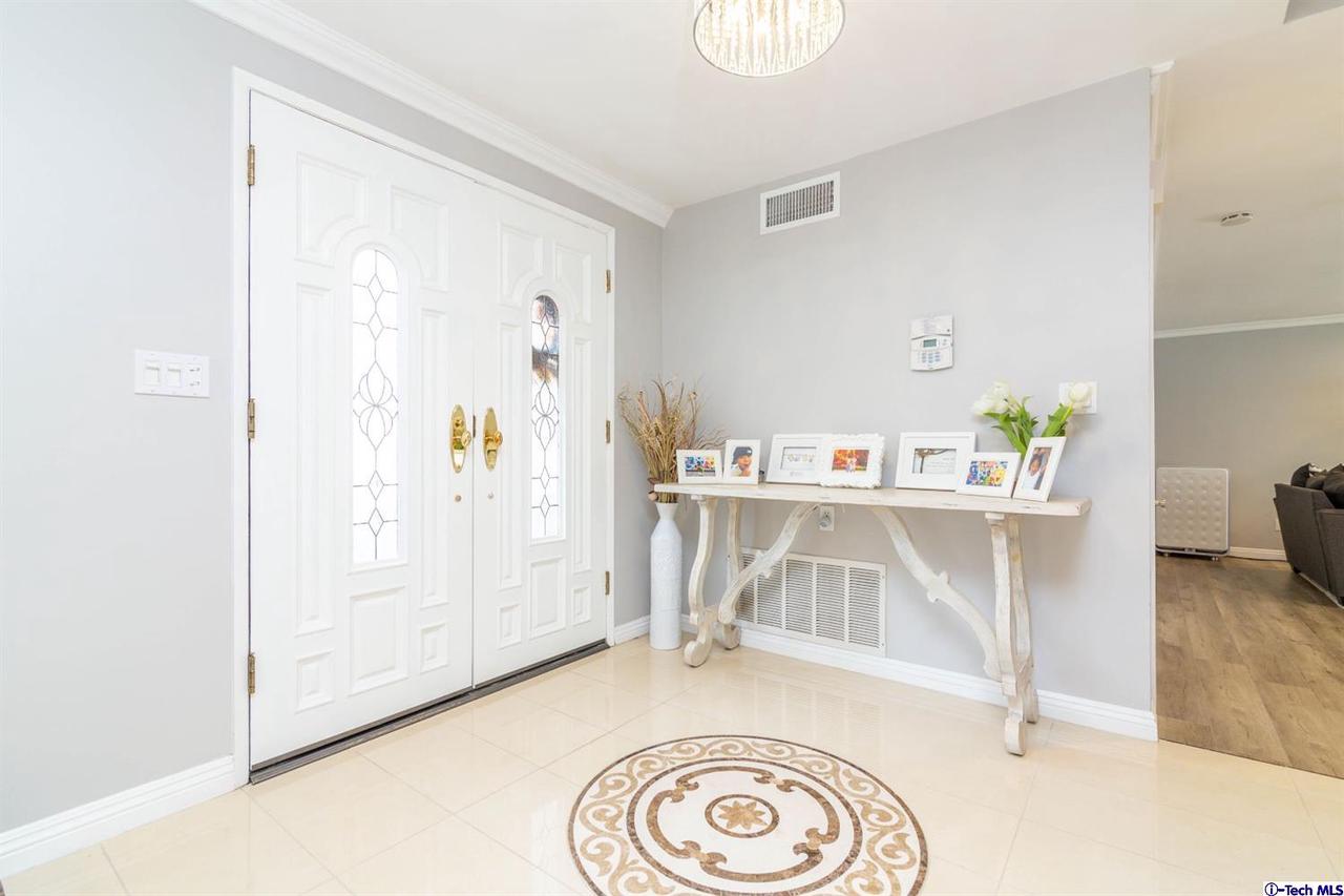 11749 Castillo Lane Porter Ranch, CA 91326 - Photo 10 of 39 Gallery Image 10