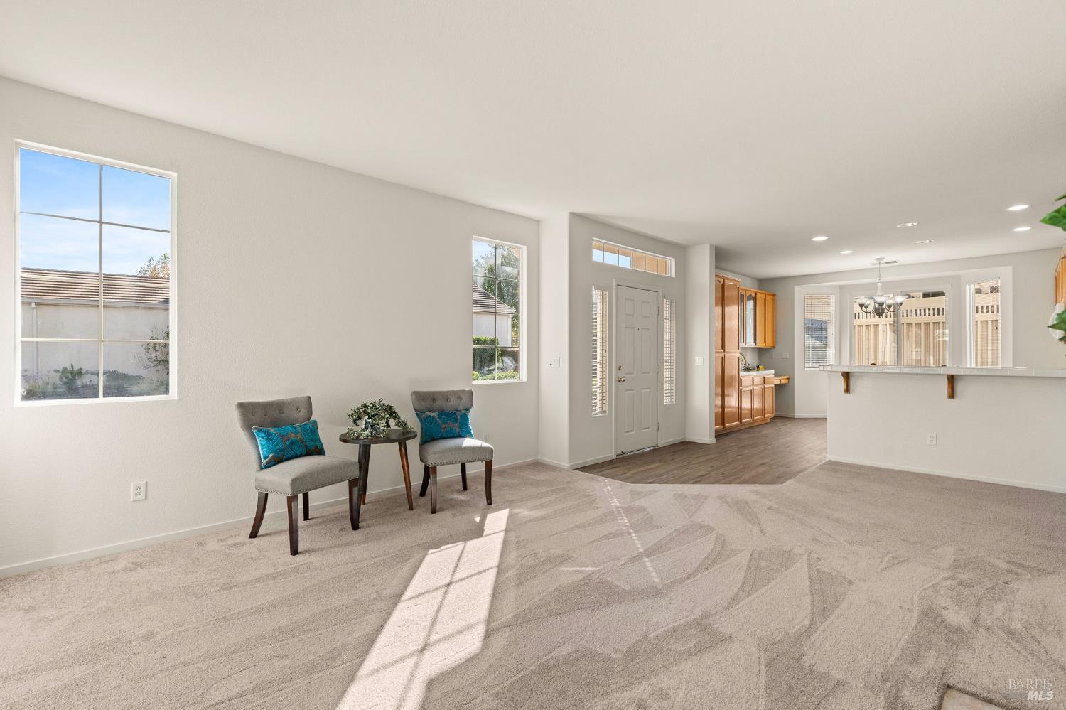 732 Summerset Drive Rio Vista, CA 94571 - Photo 15 of 68 living room