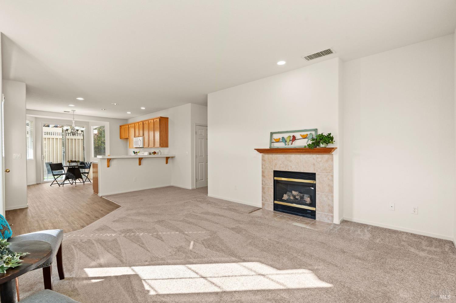 732 Summerset Drive Rio Vista, CA 94571 - Photo 16 of 68 living room