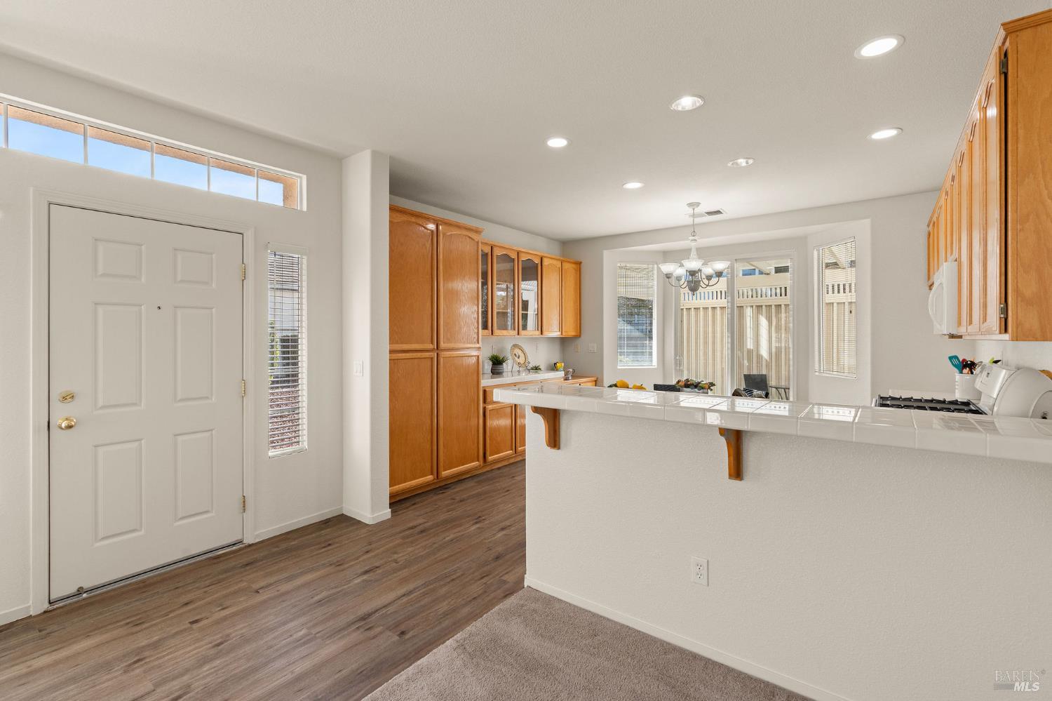 732 Summerset Drive Rio Vista, CA 94571 - Photo 7 of 68 kitchen is just inside the entry door