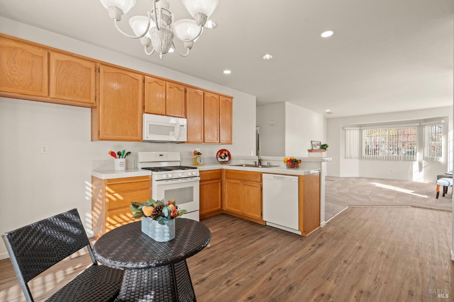 732 Summerset Drive Rio Vista, CA 94571 - Photo 10 of 68 kitchen