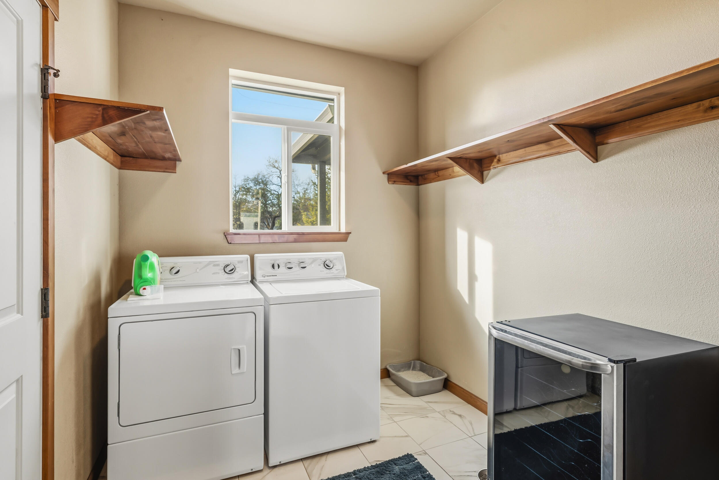 12594 McNeil Creek Road Trail, OR 97541 - Photo 15 of 43 Laundry