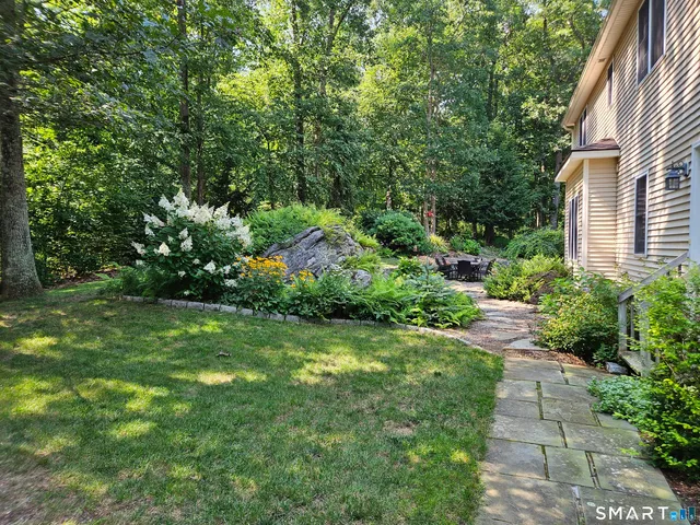 $927,500 | 24 Scott Road, Oxford, CT 06478