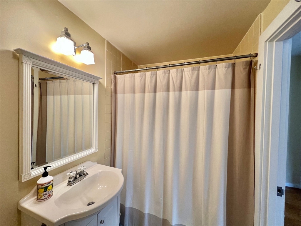 19 Fayette Street, Unit 7 Boston, MA 02116 - Photo 10 of 14