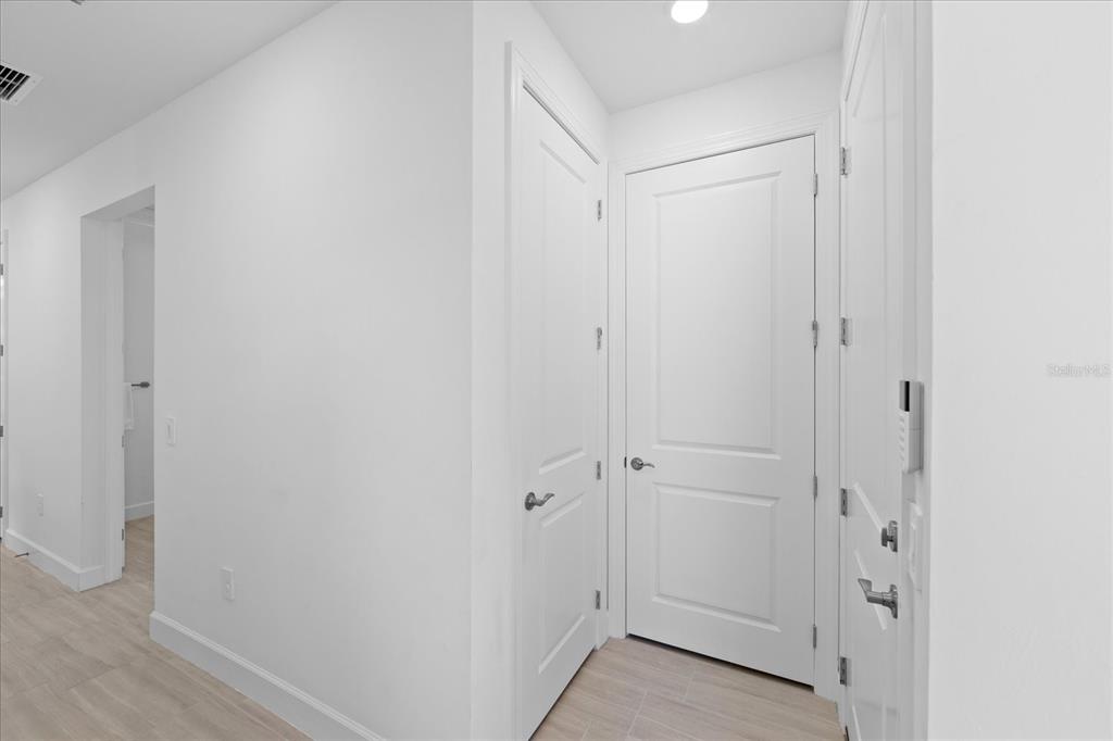 6713 Alstead Circle Lakewood Ranch, FL 34202 - Photo 5 of 86