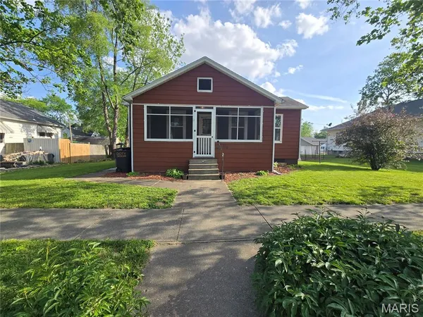 $139,900 | 310 East South Avenue, Greenville, IL 62246