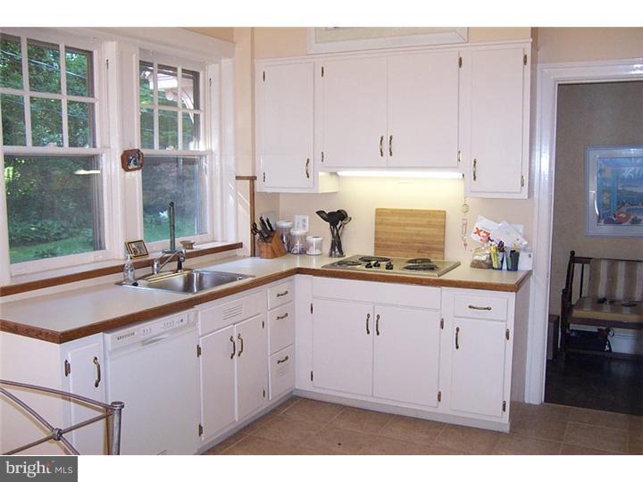 222 East Waverly Road Wyncote, PA 19095 - Photo 4 of 13
