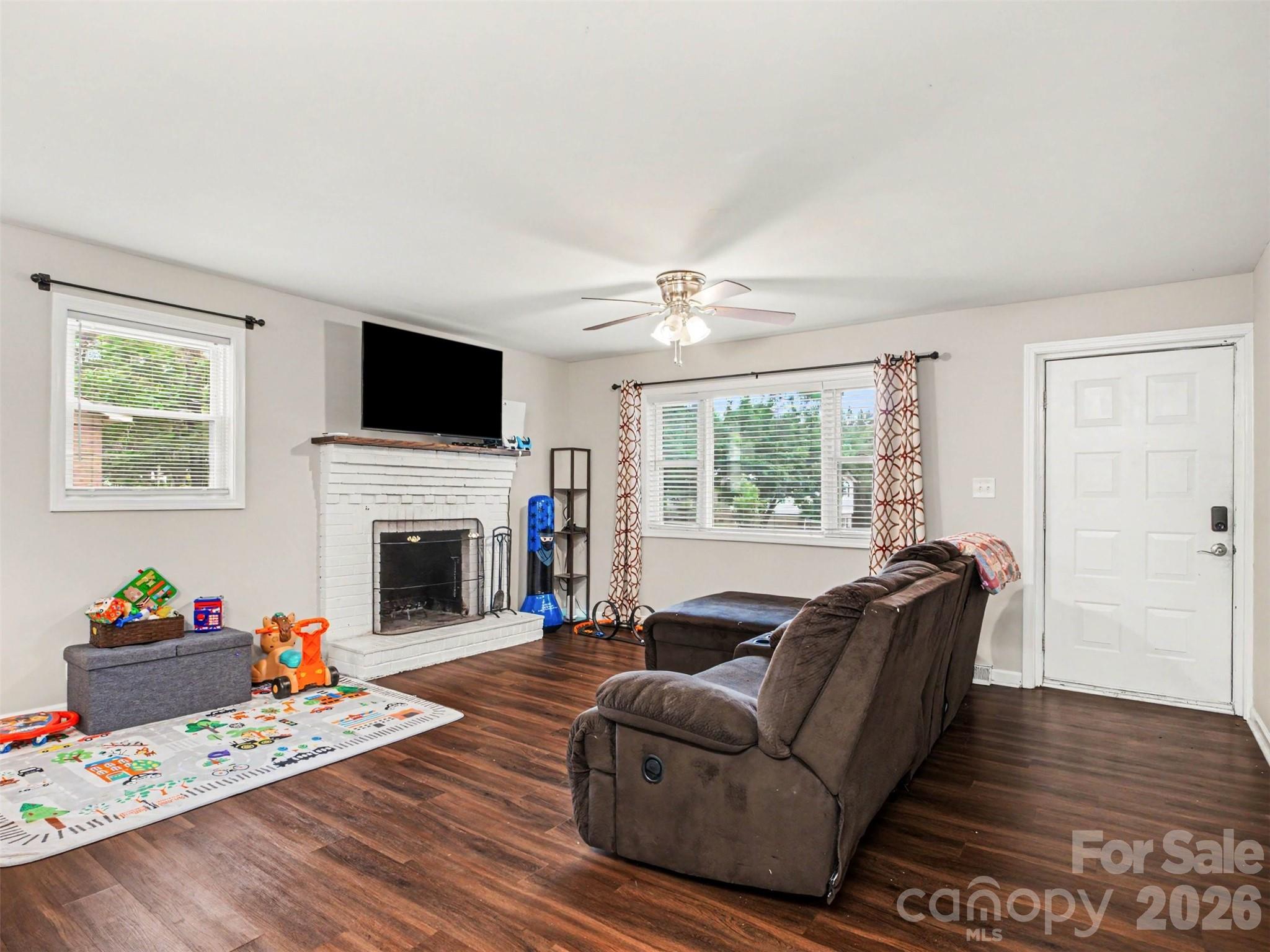 325 Amber Court Southwest Concord, NC 28025 - Photo 6 of 29
