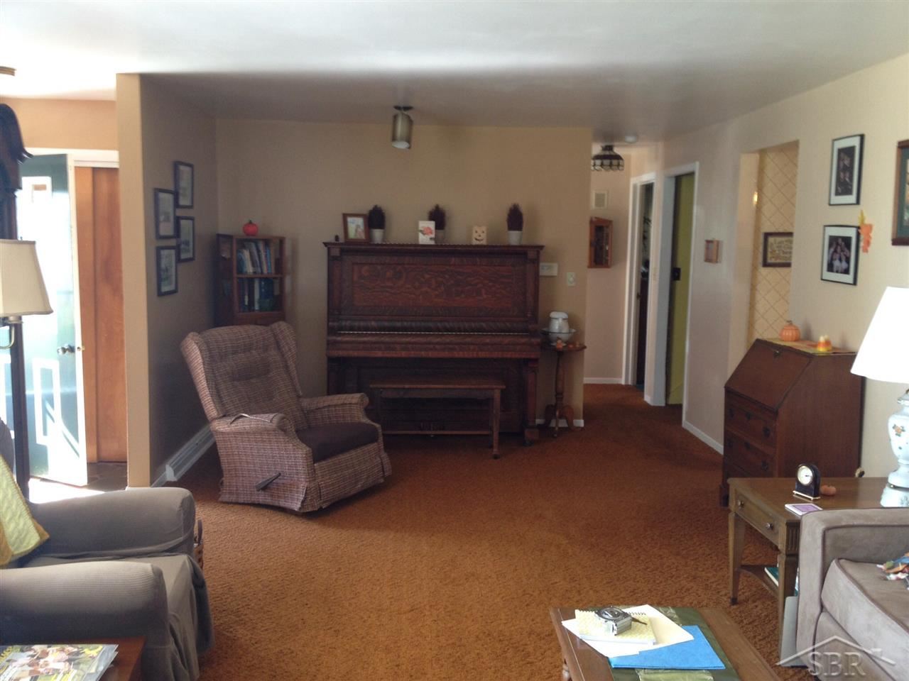 1631 Amelith Road Bay City, MI 48706 - Photo 3 of 9 31213574-2.JPG