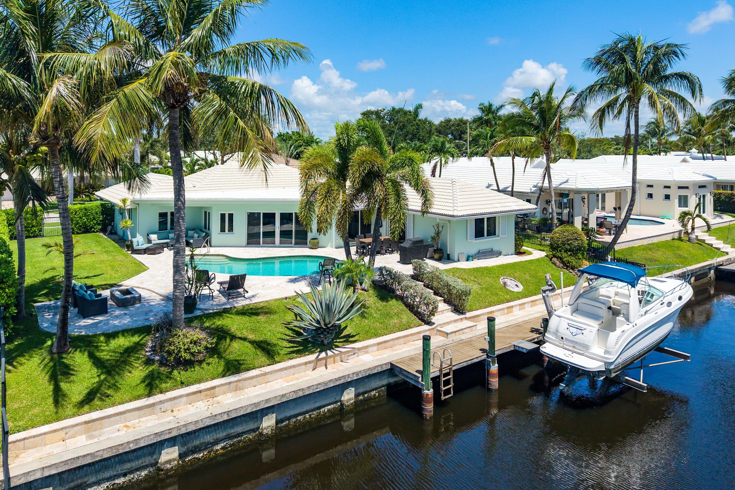 940 Mulberry Way Boca Raton, FL 33486 - Photo 2 of 39 052-940MulberryWay-BocaRaton-FL-33486-SM