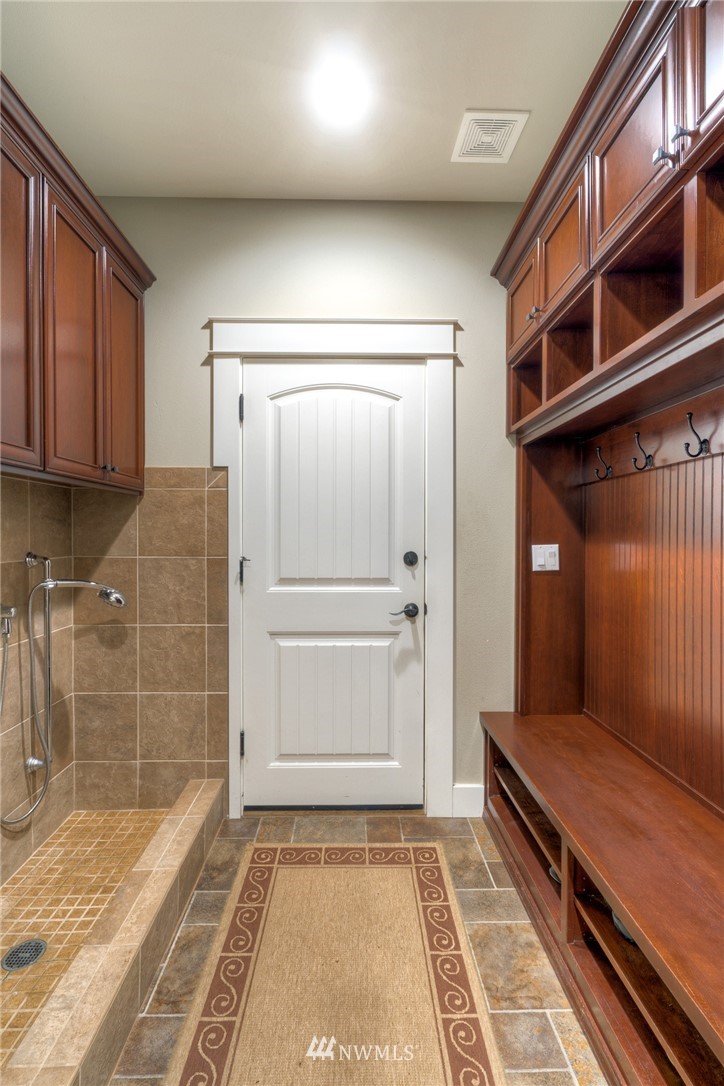 13240 Wallace Road Southeast Olalla, WA 98359 - Photo 14 of 27 Gallery Image 14