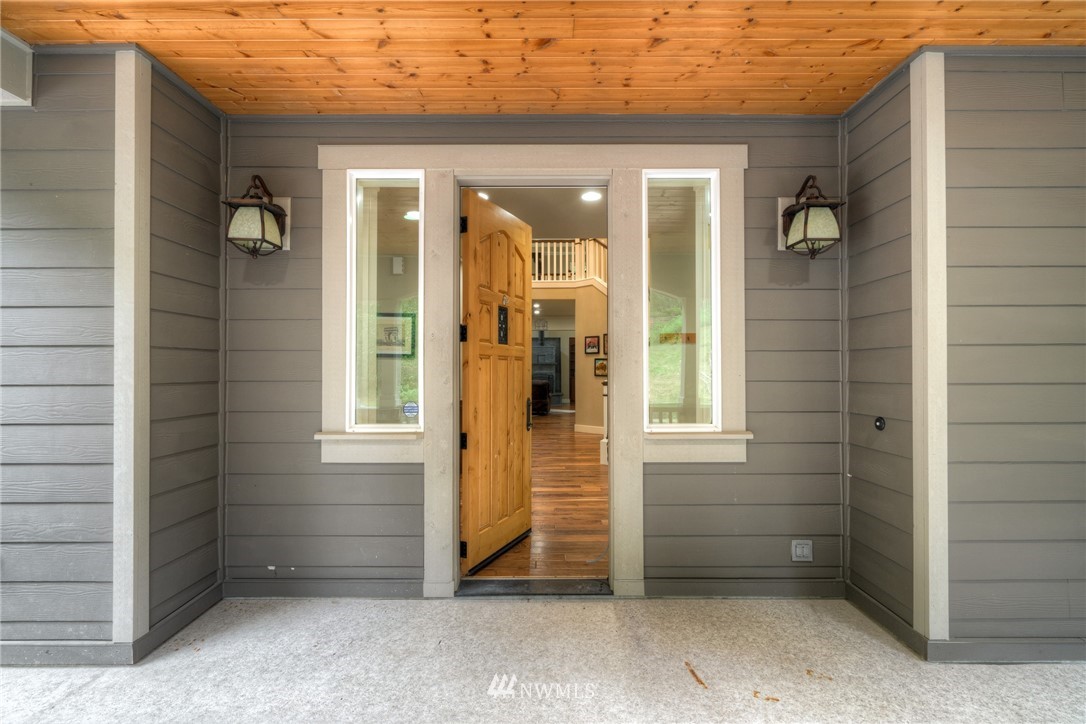 13240 Wallace Road Southeast Olalla, WA 98359 - Photo 3 of 27 Gallery Image 3