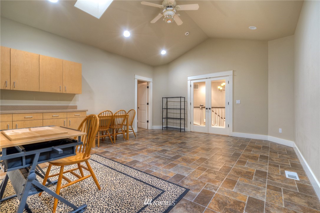 13240 Wallace Road Southeast Olalla, WA 98359 - Photo 23 of 27 Gallery Image 23