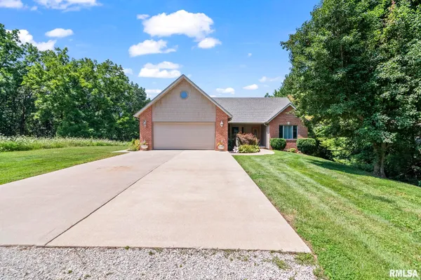 $535,000 | 2450 Old Beardstown Road, Springfield, IL 62702