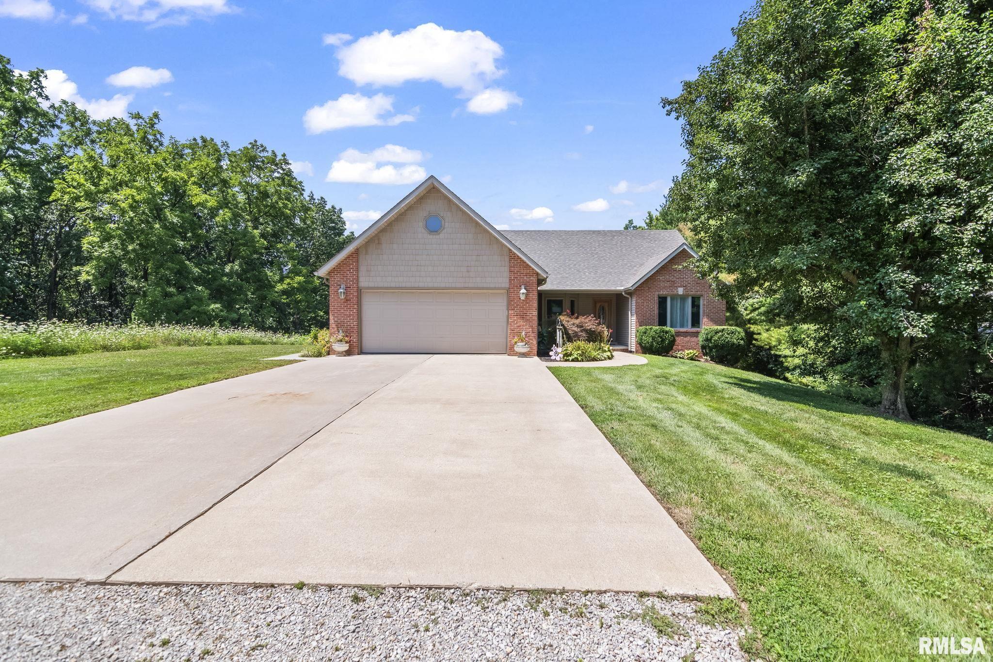 2450 Old Beardstown Road Springfield, IL 62702 - Photo 1 of 52 Gallery Image 1