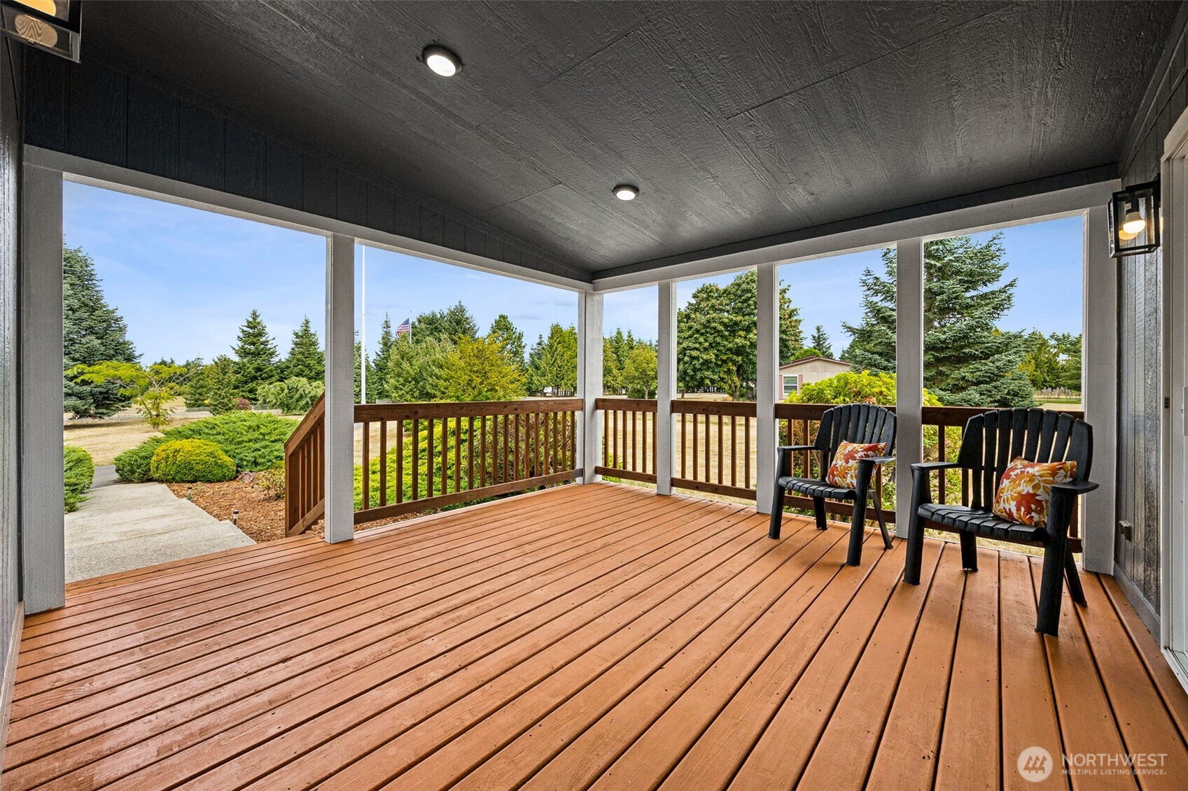 125 Highland Road Winlock, WA 98596 - Photo 4 of 40 a view of balcony with wooden floor