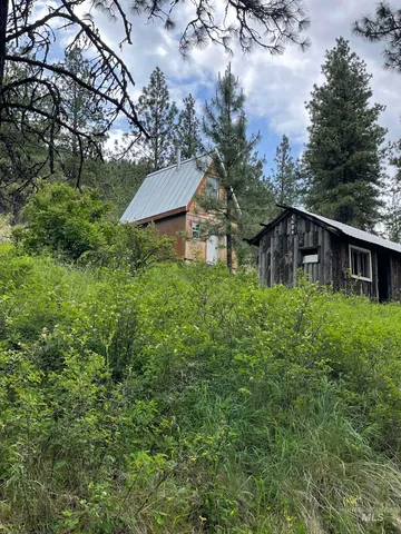 $90,000 | 1221 Shady Lane, Desmet, ID 83824