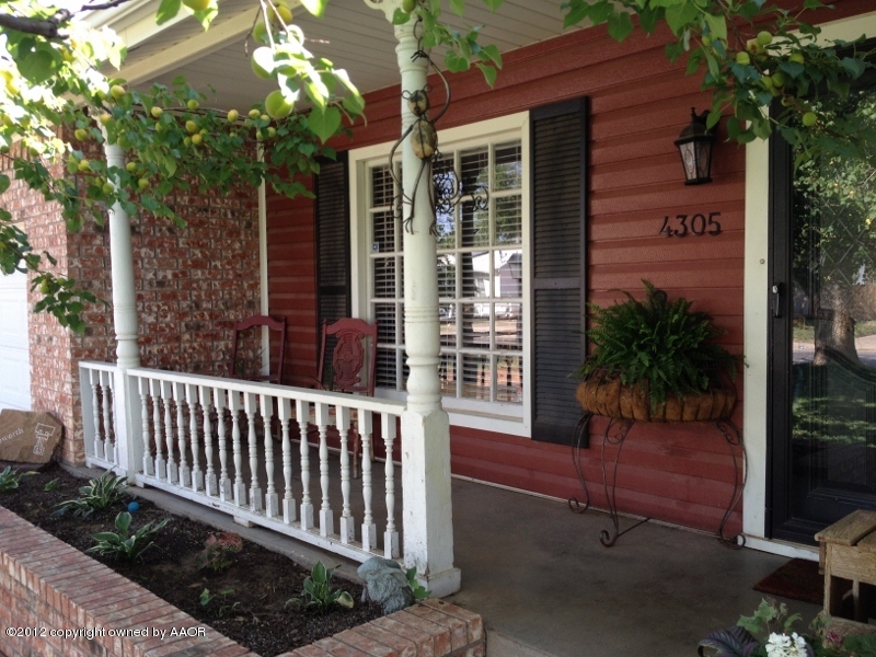 4305 Parker Street Amarillo, TX 79110 - Photo 4 of 34 Front Porch